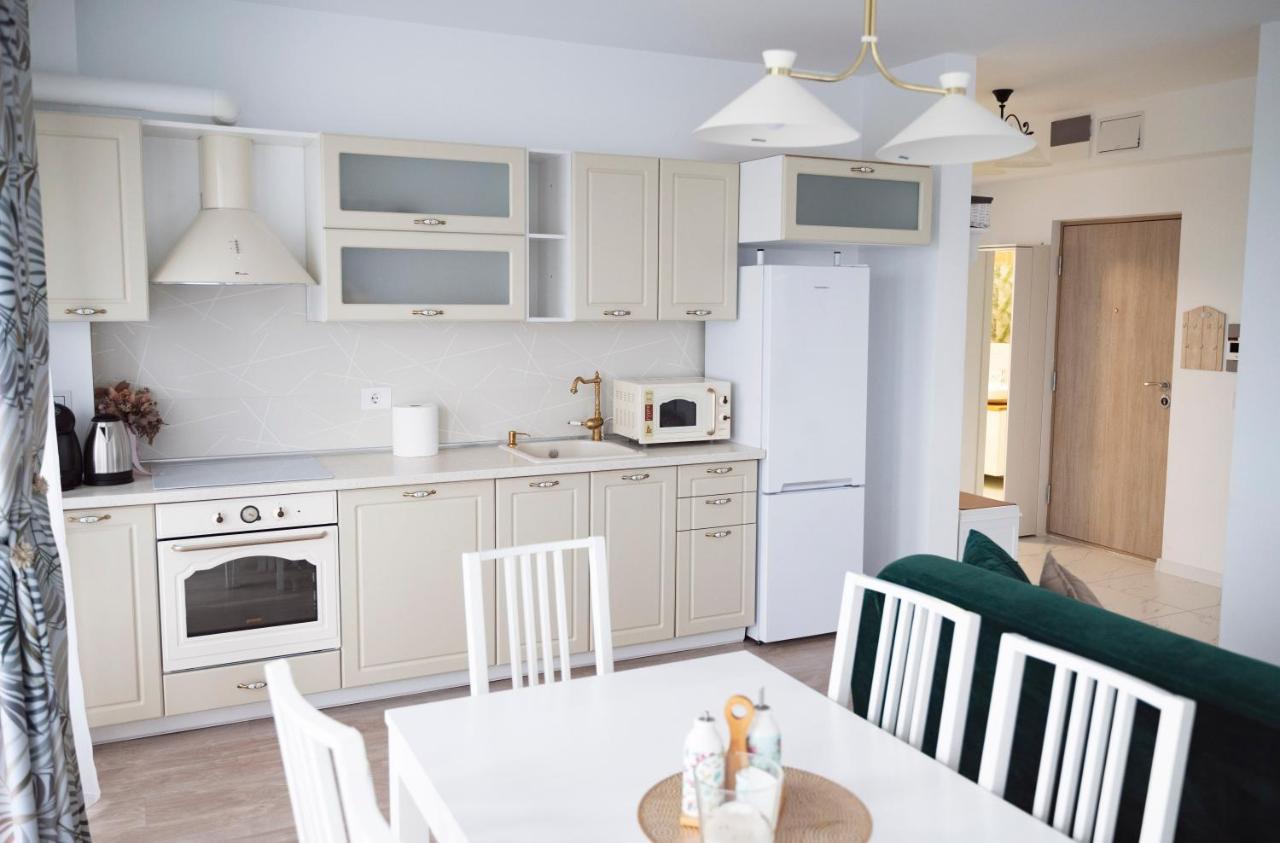Elis Apartment By Oasis Homes Oradea Exteriör bild
