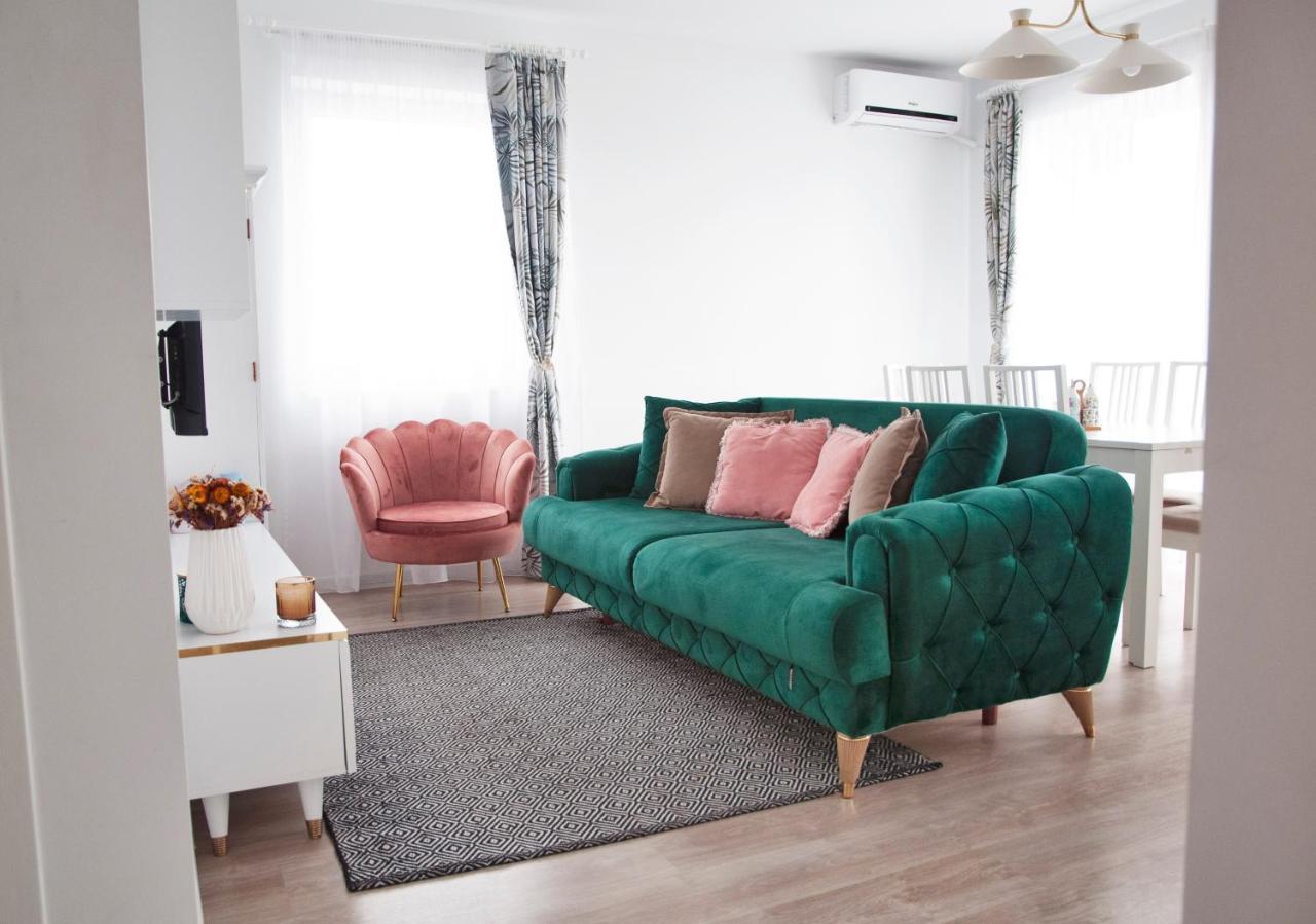 Elis Apartment By Oasis Homes Oradea Exteriör bild