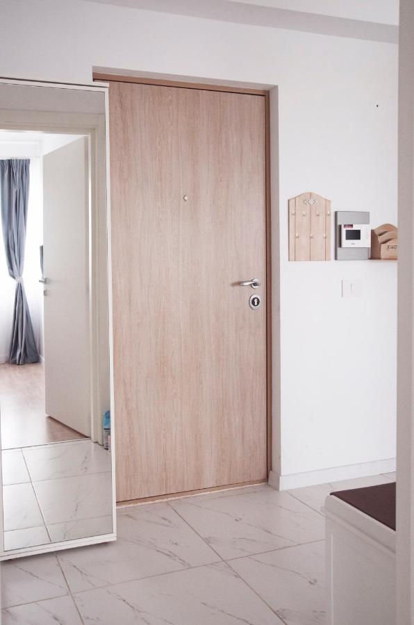 Elis Apartment By Oasis Homes Oradea Exteriör bild